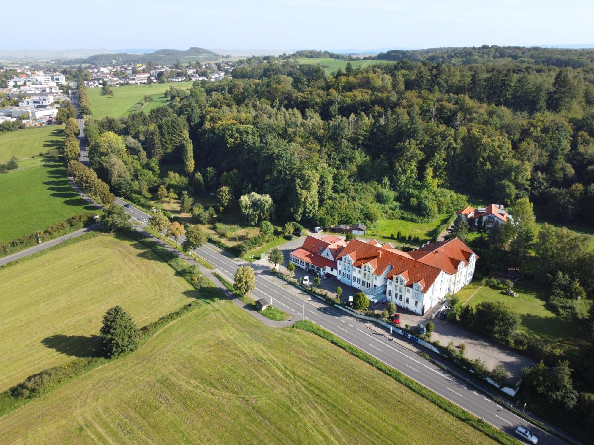 Hotel Bessunger Forst Rossdorf  Buitenkant foto